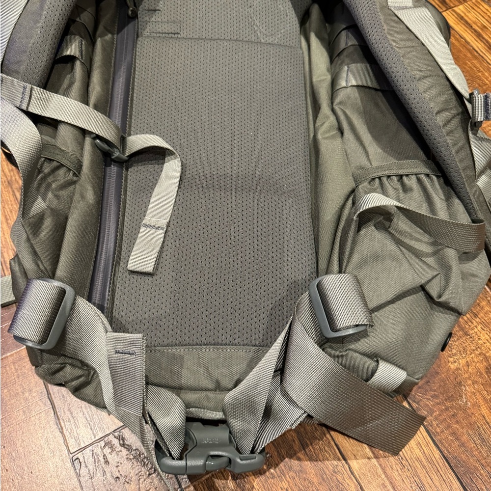 Mystery Ranch 2 Day Assault backpack - Picture 5 of 7